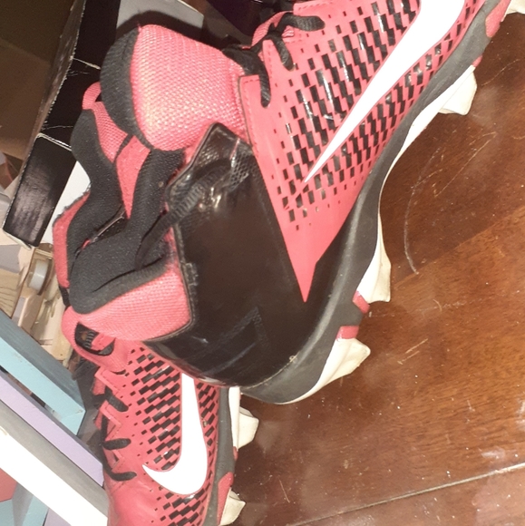 Red Nike Alpha Cleats - Picture 8 of 12
